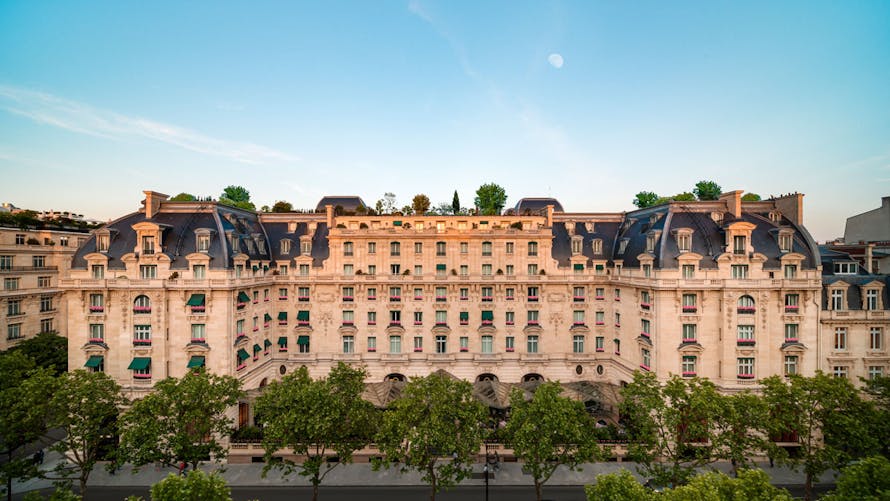 Façade de l'hôtel Peninsula, à Paris