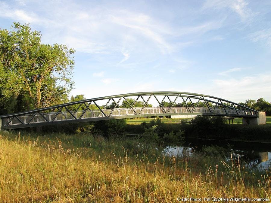 perigueux-veloroute-passerelle-sur-l-isle.jpg