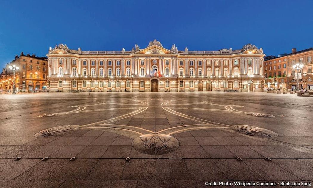 toulouse_capitole_night_wikimedia_commons_benh_lieu_song.jpg