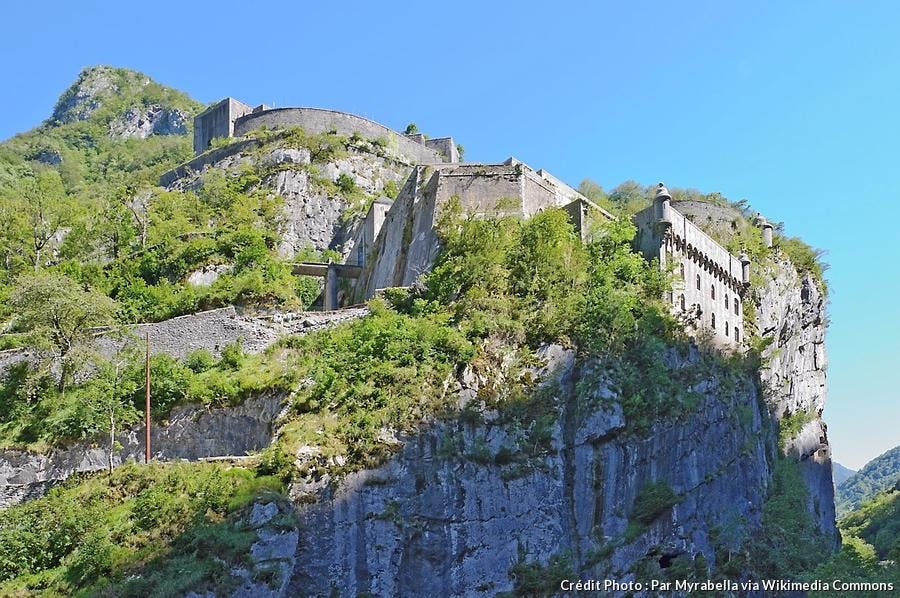 vallee-d-aspe-fort-du-portalet.jpg