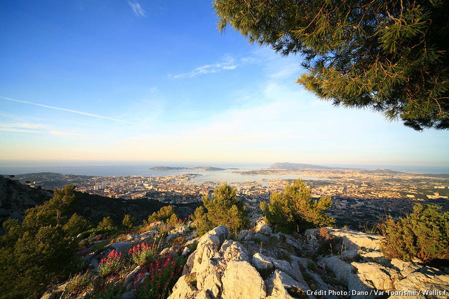 Vue depuis le mont Faron sur la rade de Toulon