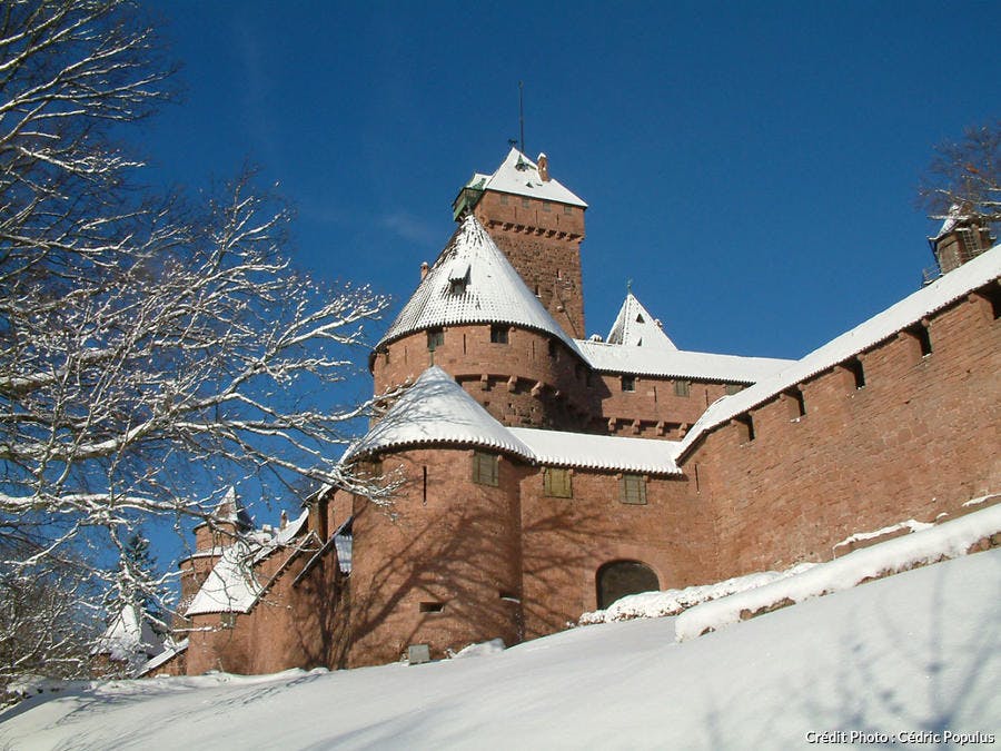 Le château du Haut-Koenigsbourg sous la neige (Alsace)