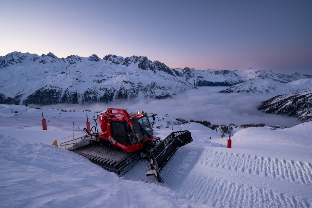 Chamonix, domaine des Grands Montets, damage des pistes