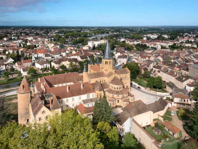 Vue aérienne du Prieuré Notre-Dame de Paray-le-Monial
