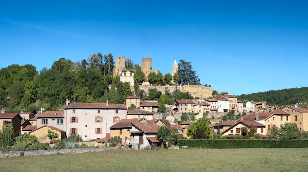 Le village de Chatillon dans la région des Pierres Dorées dans le Beaujolais.