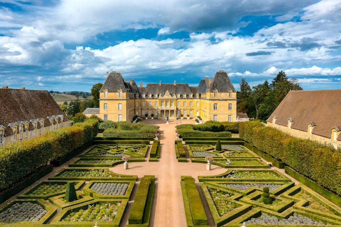 hâteau de Dree, construit au XVIIe siècle, et ses jardins à la française, Curbigny, Saône-et-Loire, Bourgogne-Franche-Comté, France