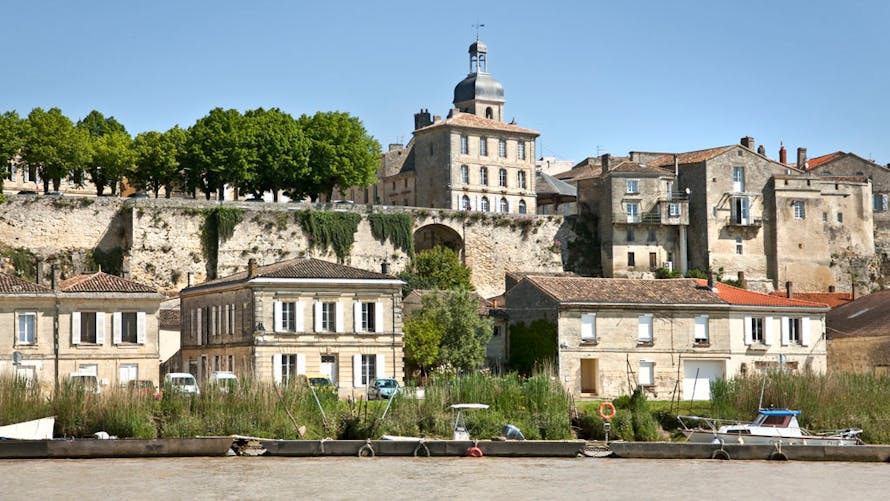 Les fortifications et le beffoi de l'ancien hôtel de ville de Bourg-sur-Gironde