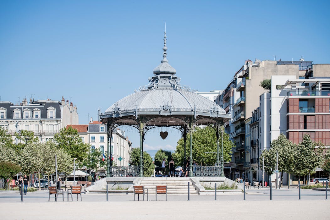 Le kiosque de Peynet à Valence dans la Drôme.