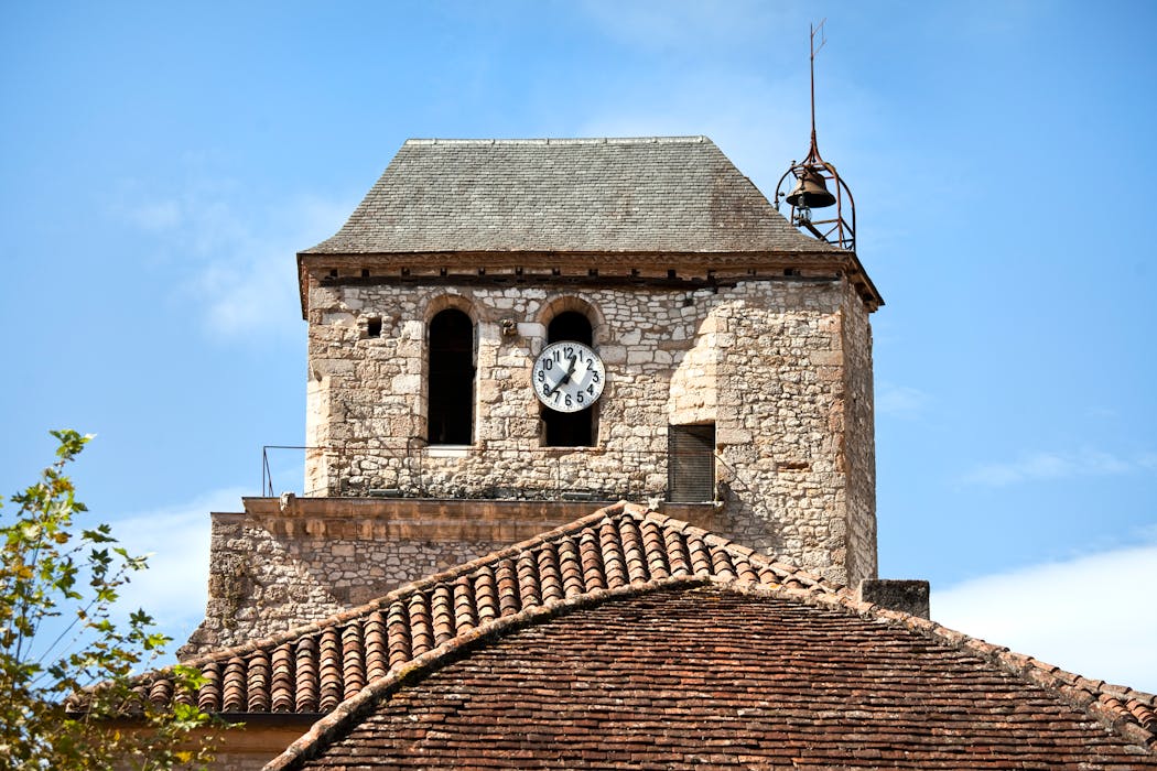 L’ancienne église Saint-Martin abrite désormais l’office de tourisme et sa nef sert de salle d’exposition.