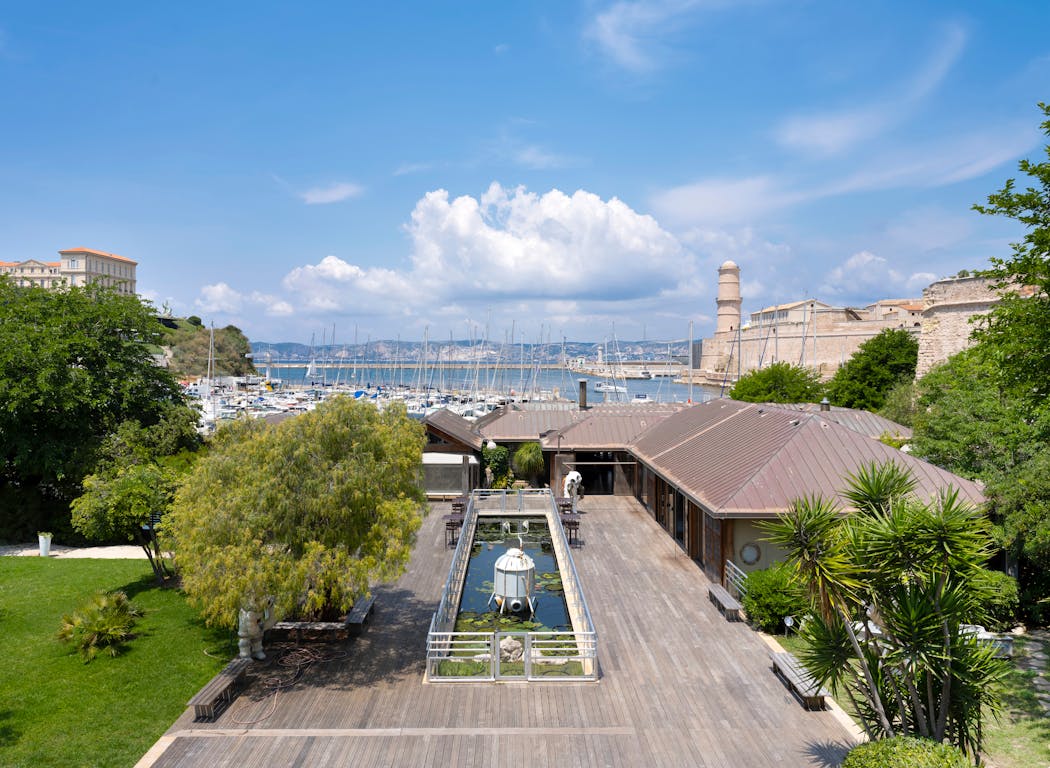 La maison et la terrasse de la Casa Delauze conçue pour Henri Germain Delauze, plongeur français et fondateur de la Comex, à Marseille