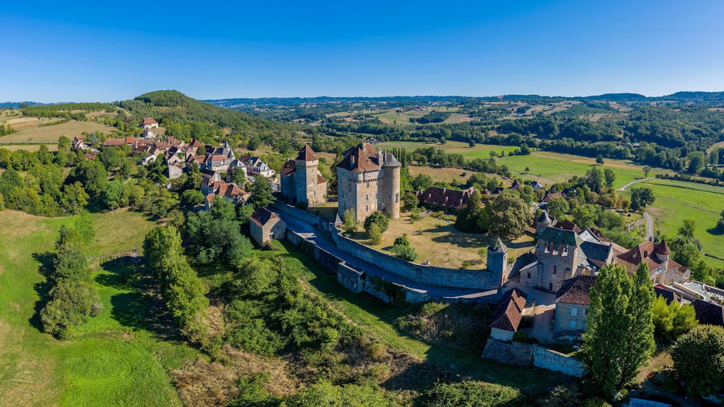 Vue aérienne du village de Curemonte