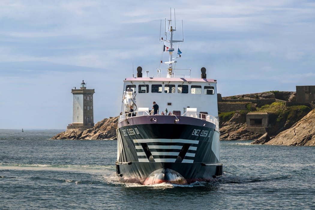 L’« Enez Eussa III », la navette maritime de la compagnie Penn Ar Bed au départ du port du Conquet.