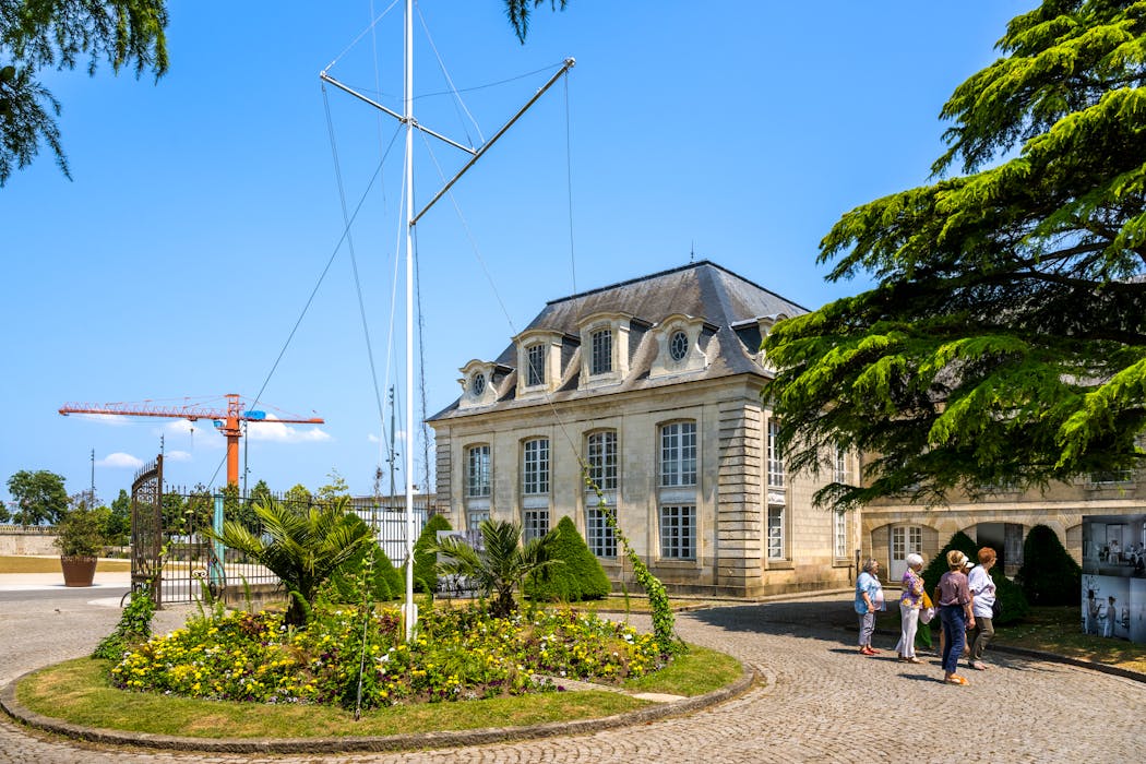 l'hôtel Gabriel, classé Monument historique,