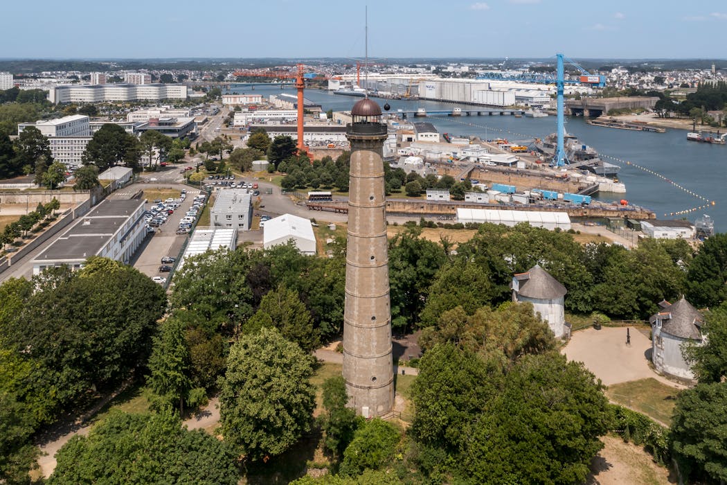 Cette tour d'observation construite au temps de la Compagnie des Indes permettait de surveiller l'horizon maritime et le retour des navires.