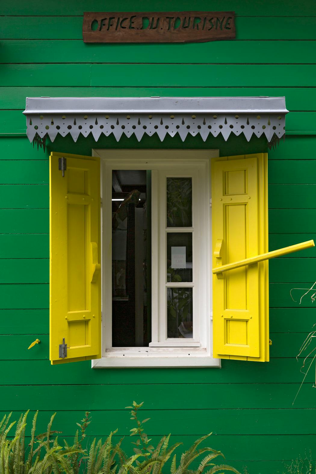 <p>Porte d</p>