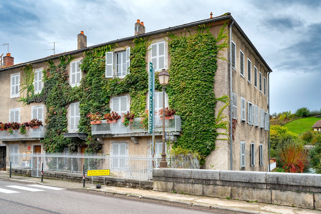 La maison de Louis Pasteur à Arbois est un lieu patrimonial absolument unique, encore habité par la présence du scientifique.