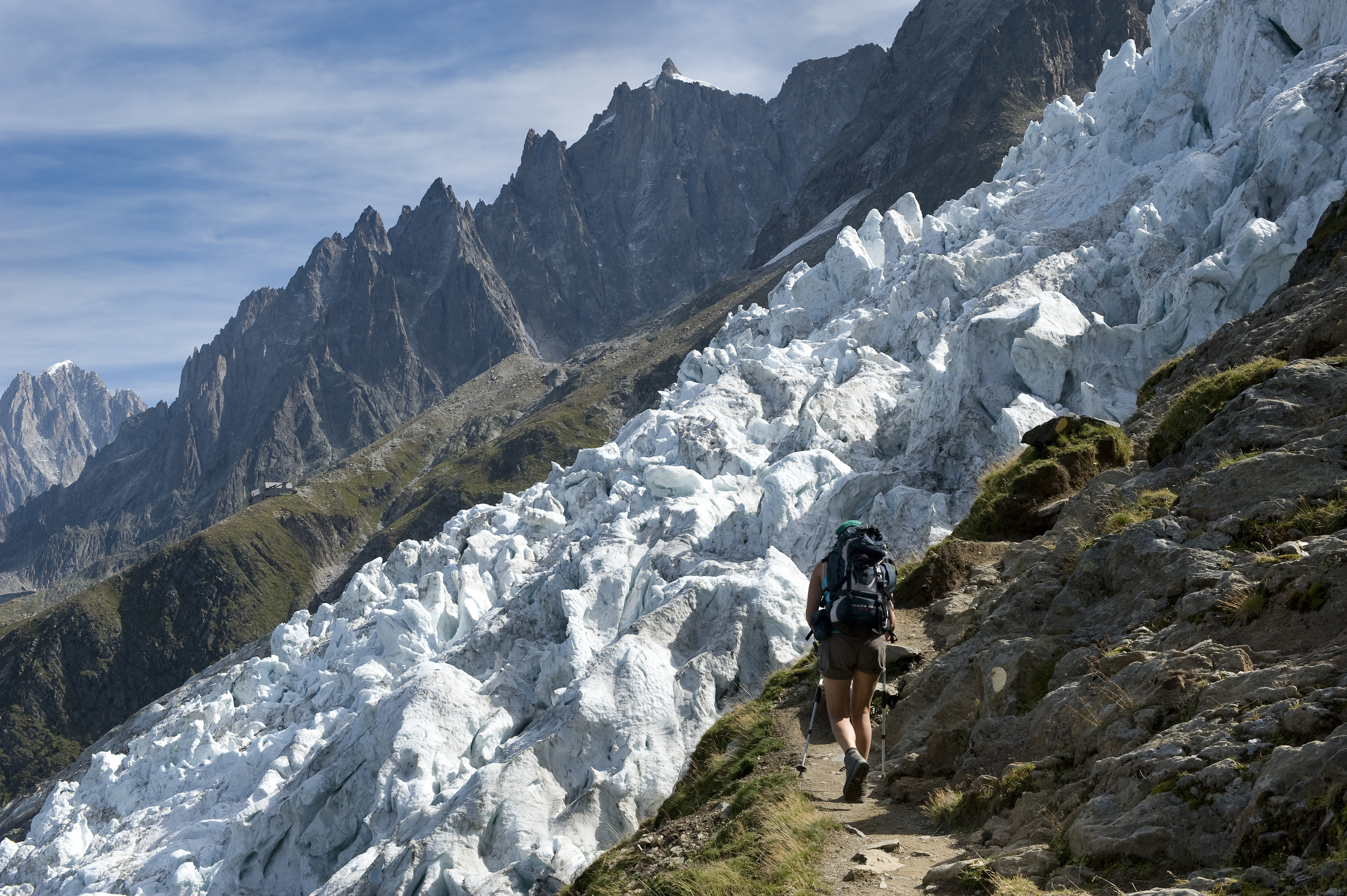 le glacier des Bossons, dévalant le flanc du mont Blanc sur plus de sept kilomètres.