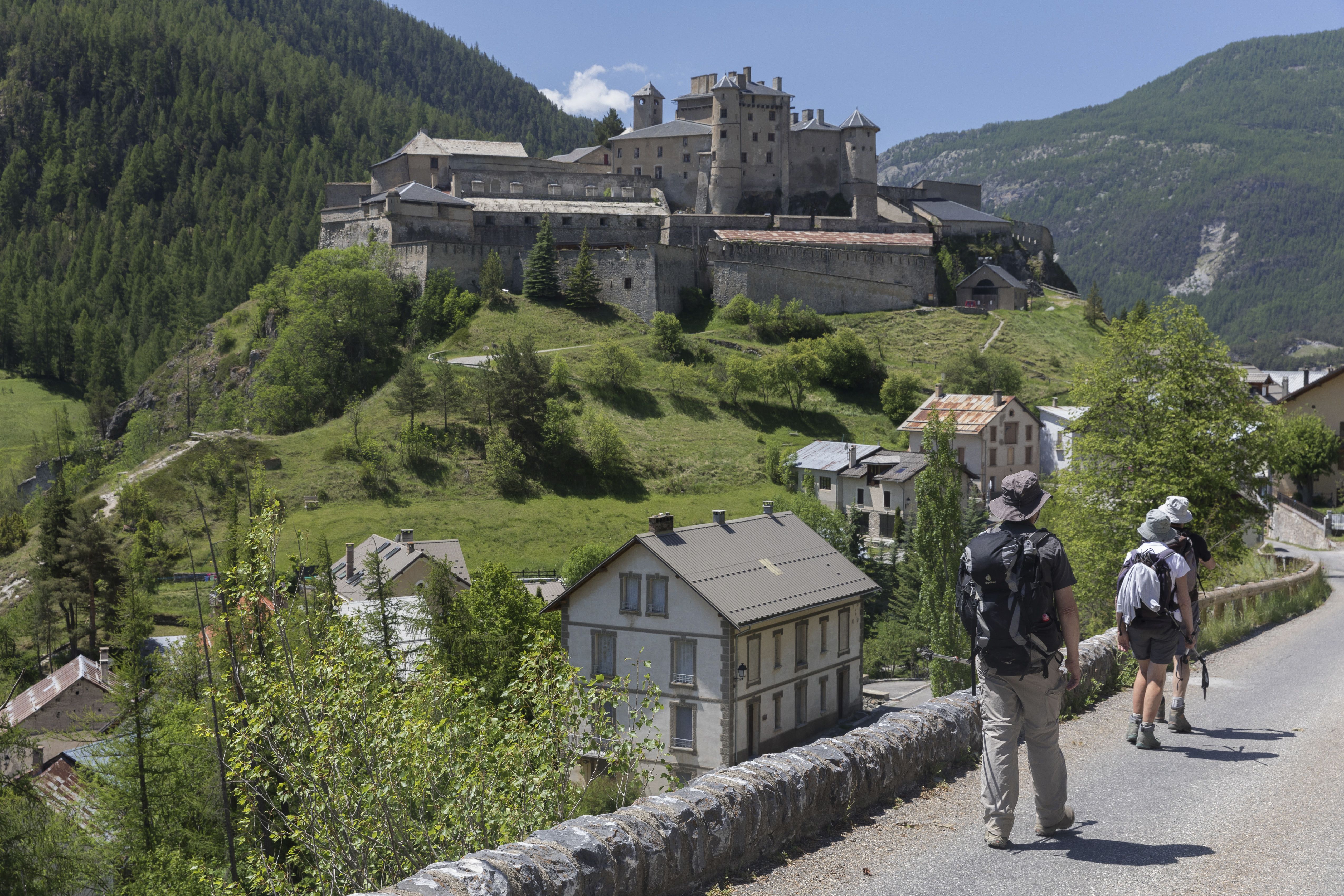 Château-Queyras et son fort dauphinois du XIIIe siècle.