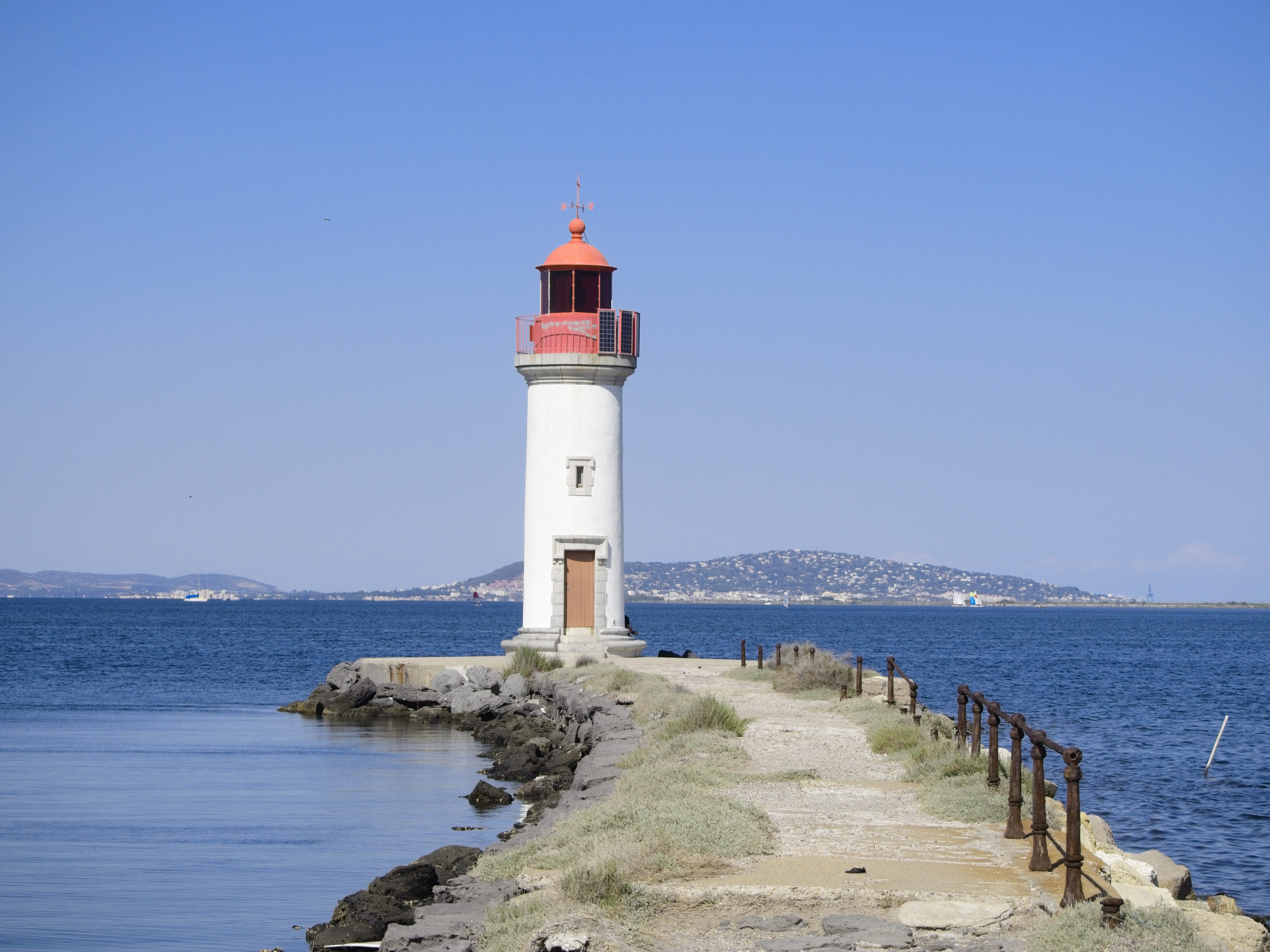 Hérault, Marseillan, pointe des Onglous, embouchure du canal du Midi dans l'étang de Thau
