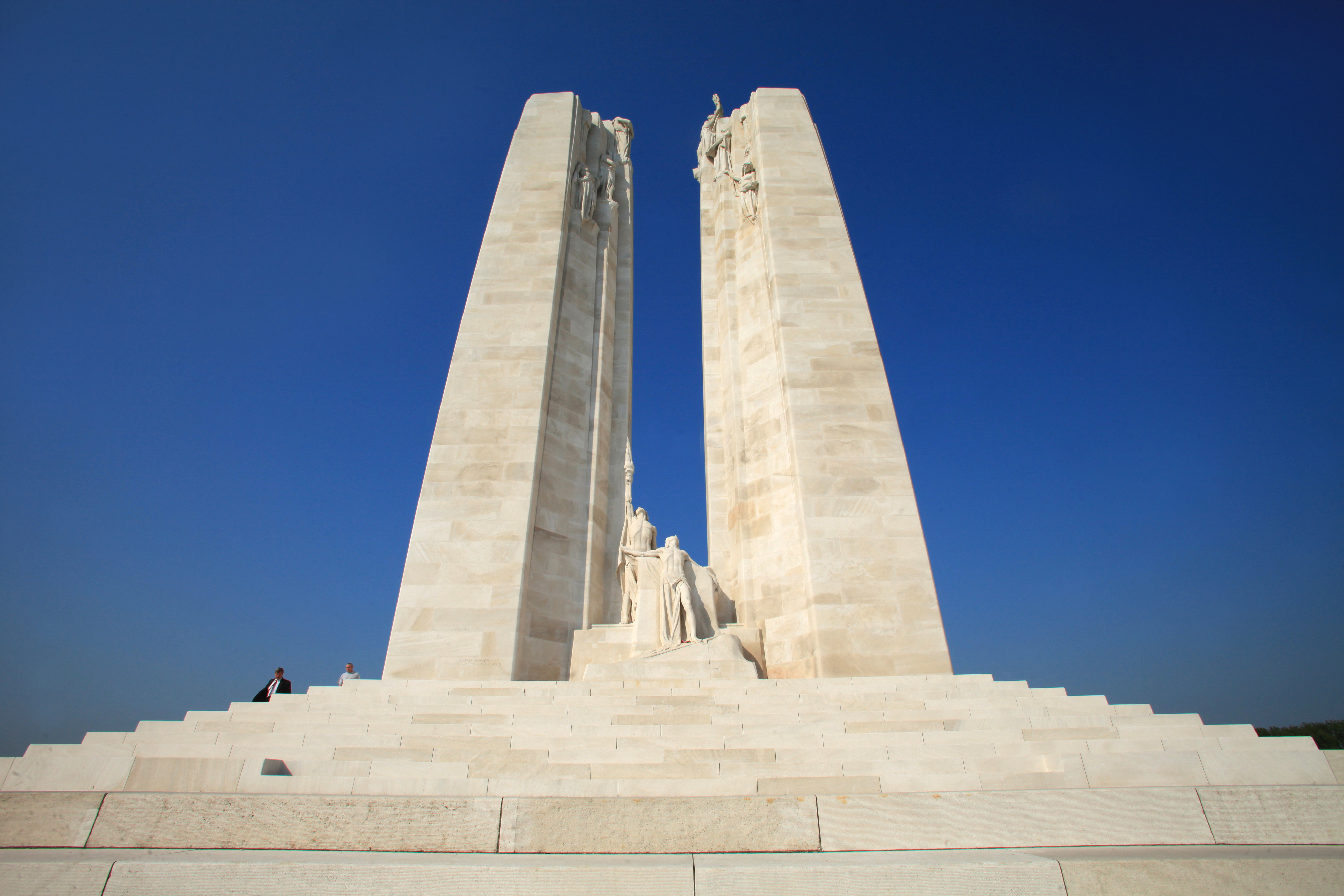 Le mémorial de Vimy honore la mémoire des soldats canadiens morts en France pendant la Première Guerre mondiale.