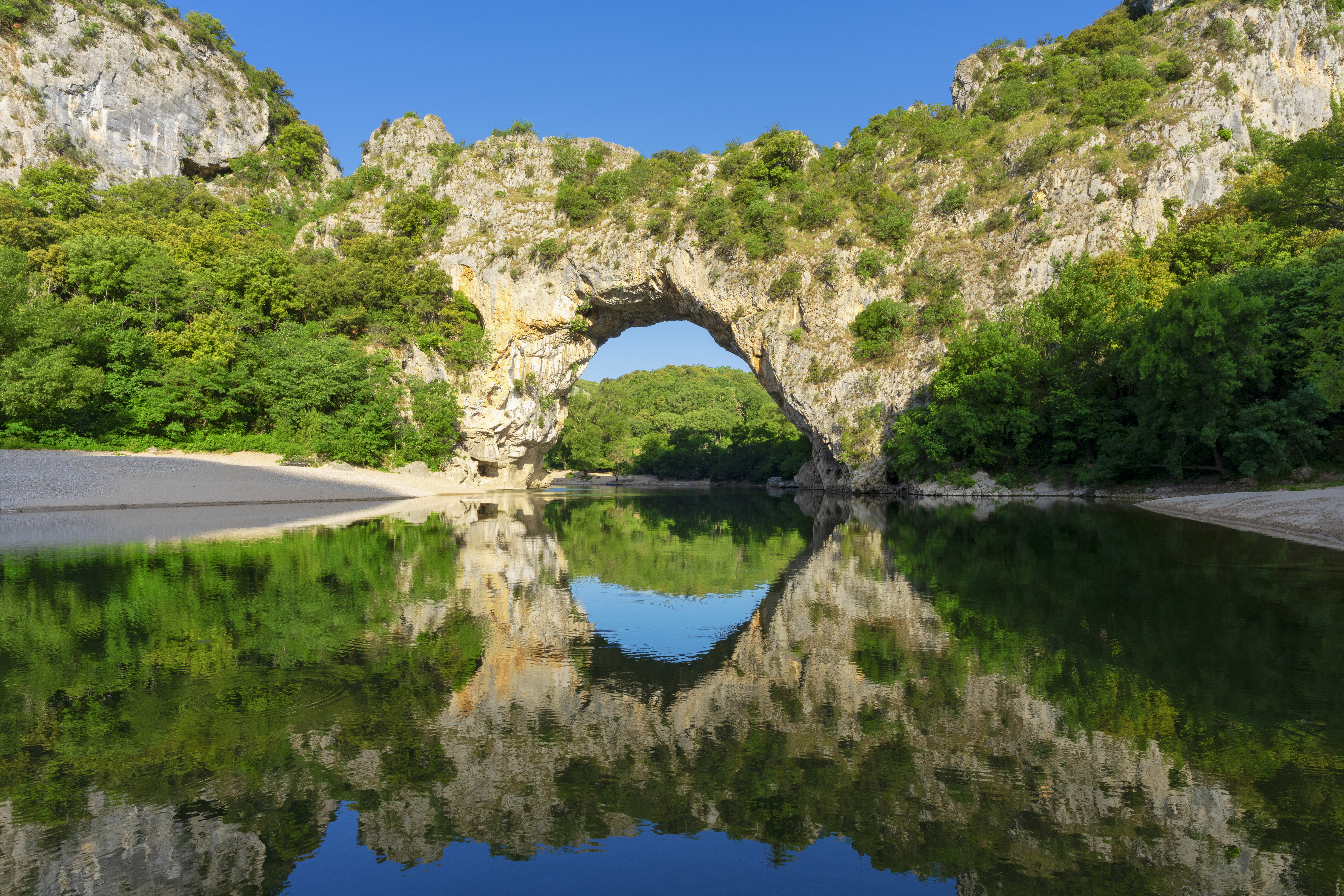 Le vallon pont d'arc en Ardèche