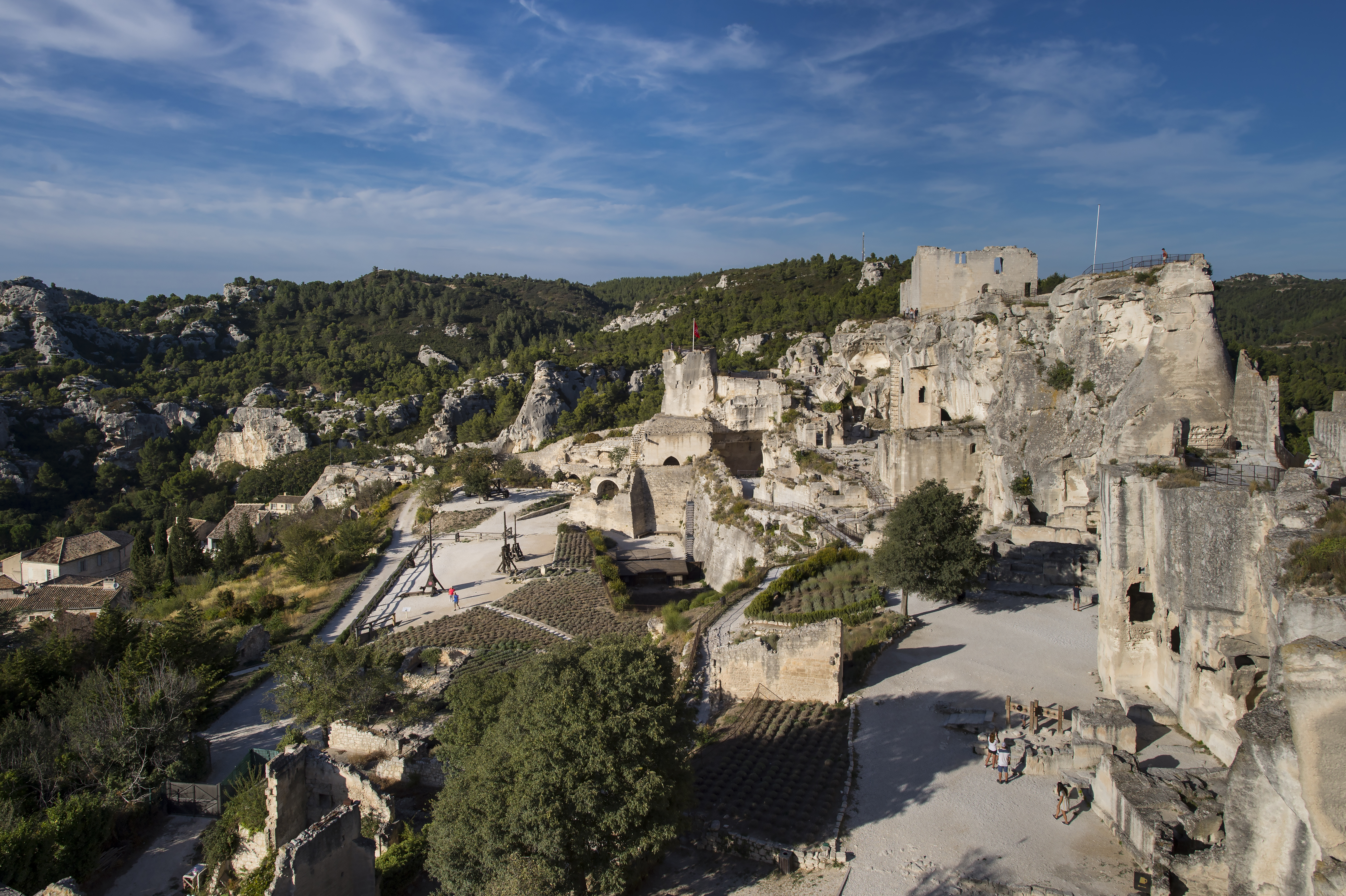 parc naturel regional des Alpilles, village des Baux de Provence classe dans les  plus beaux villages de France, dans les ruines du chateau