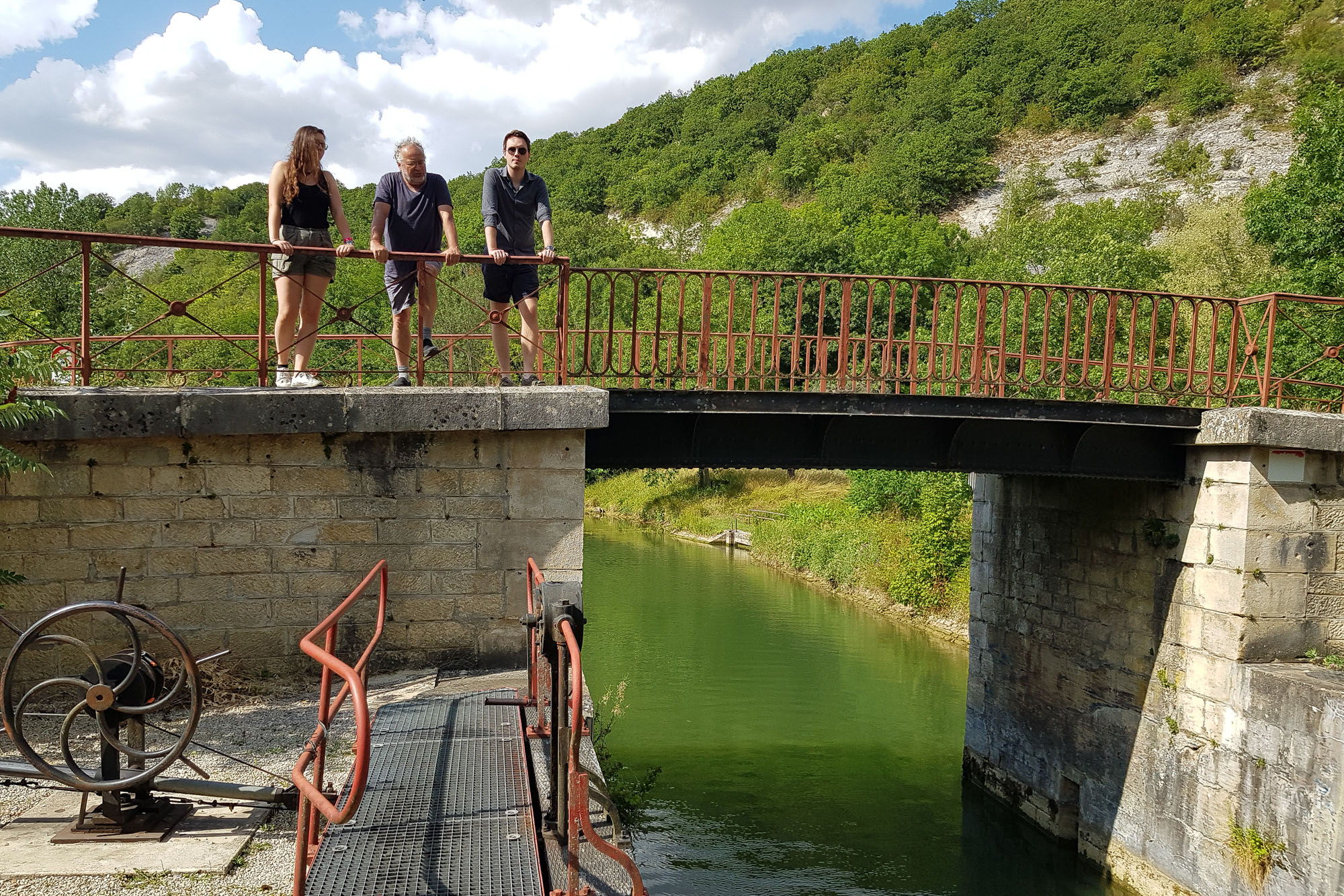 Le canal de Bourgogne comporte au total 189 écluses.