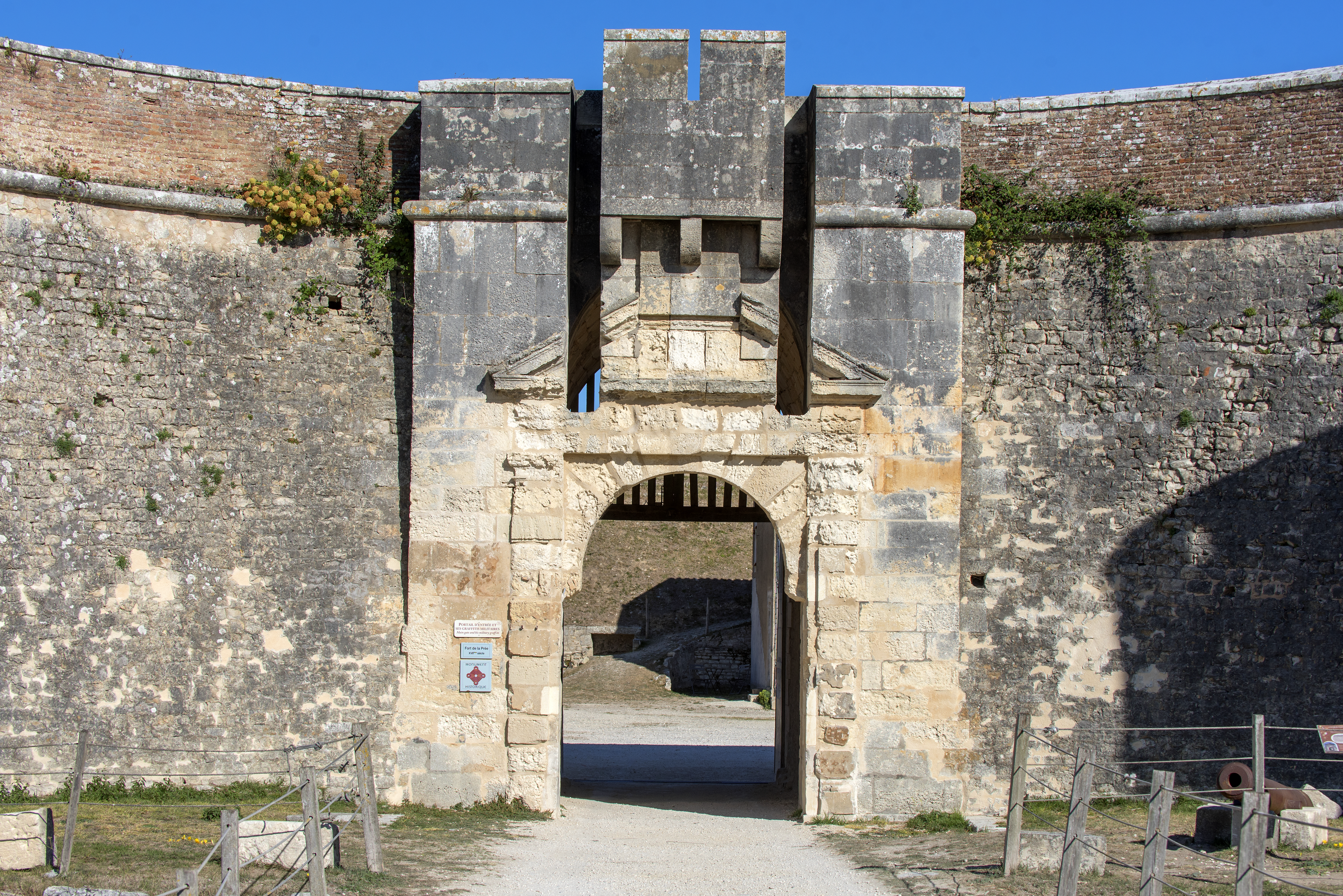 L’entrée de la place forte, située sur la commune de La Flotte.
