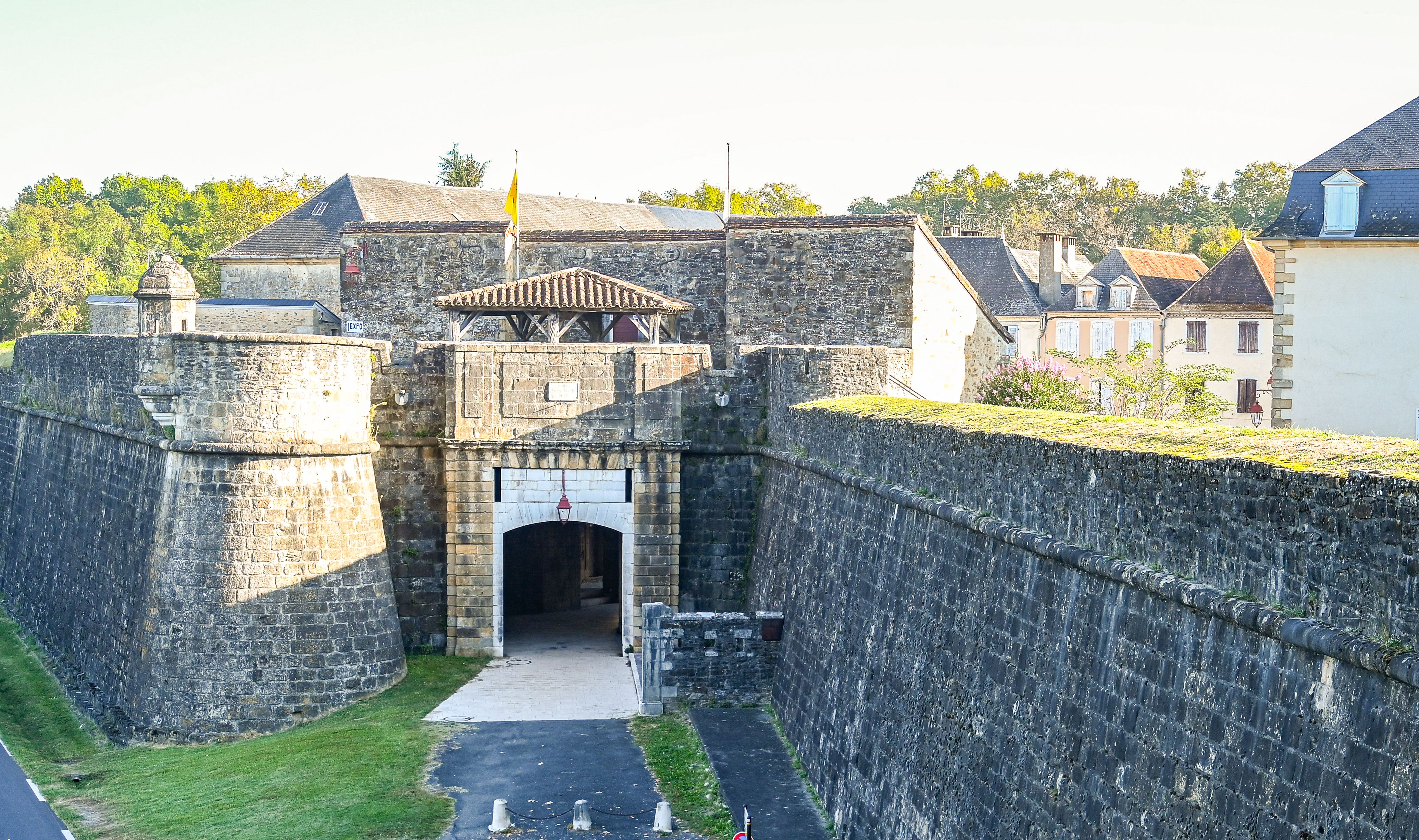 La porte Saint-Antoine à Navarenx