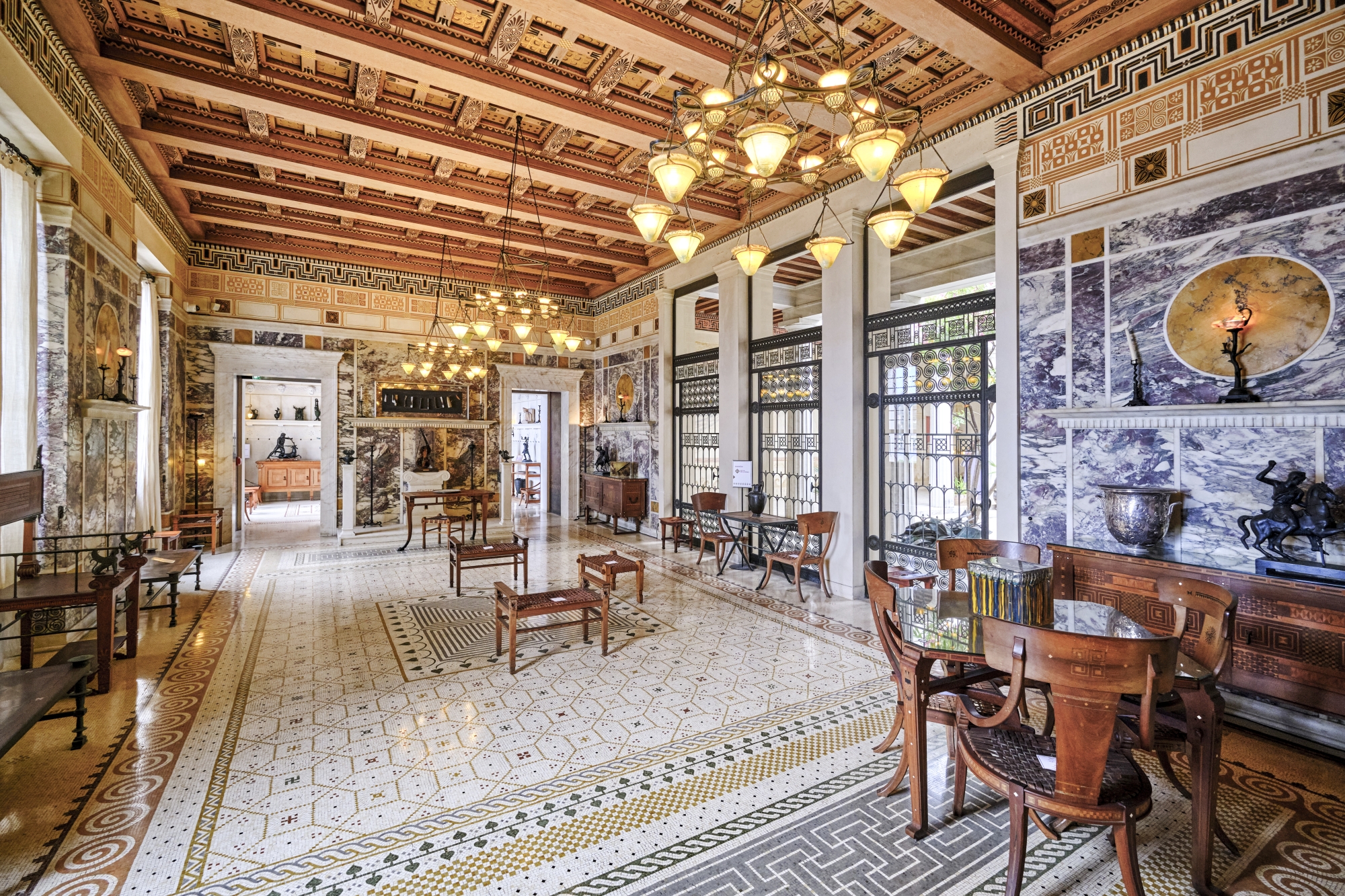 l’andron, le salon des hommes ou grand salon.