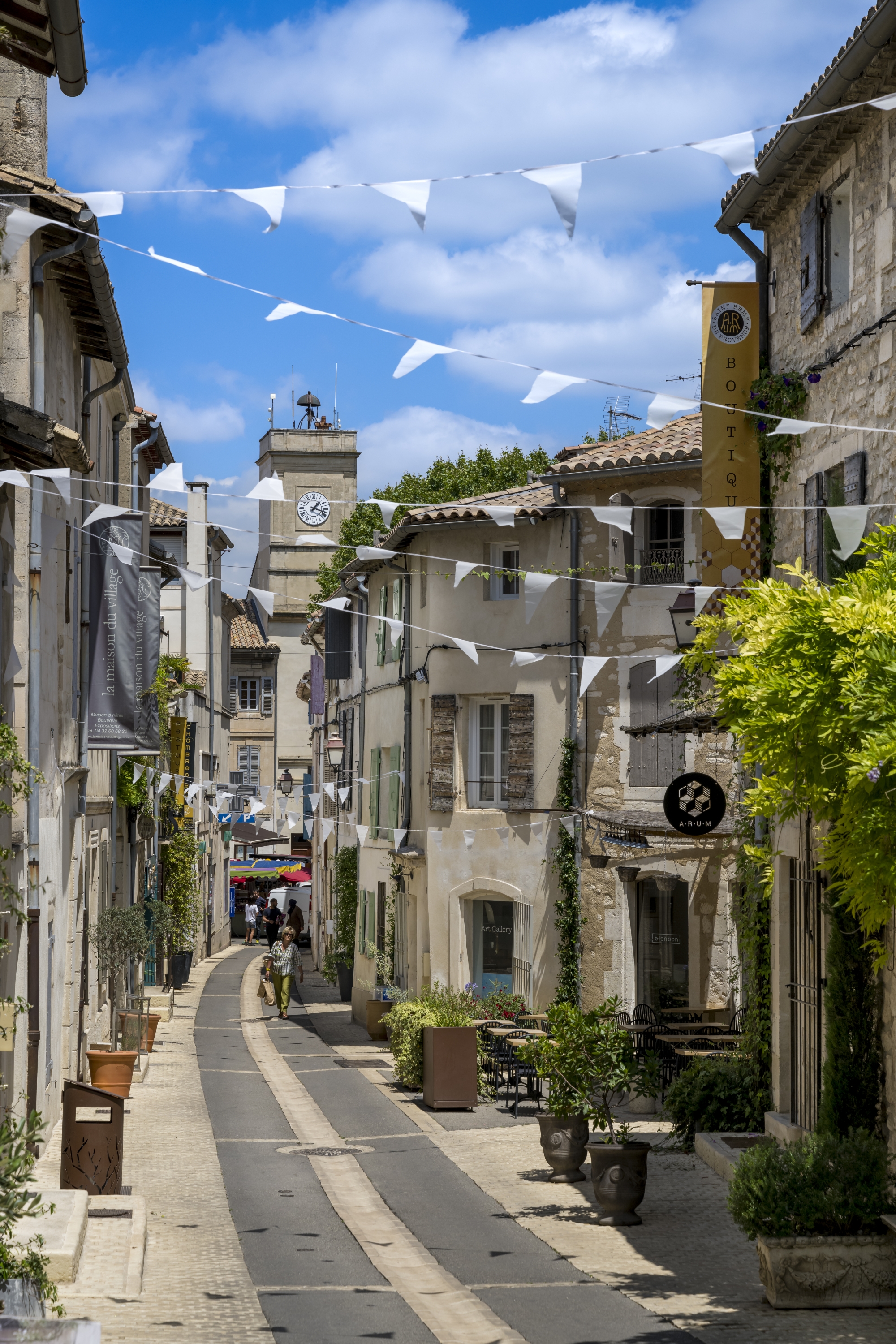 Les ruelles labyrinthiques du vieux centre débordent de petites boutiques et d’ateliers d’artisans pittoresques.