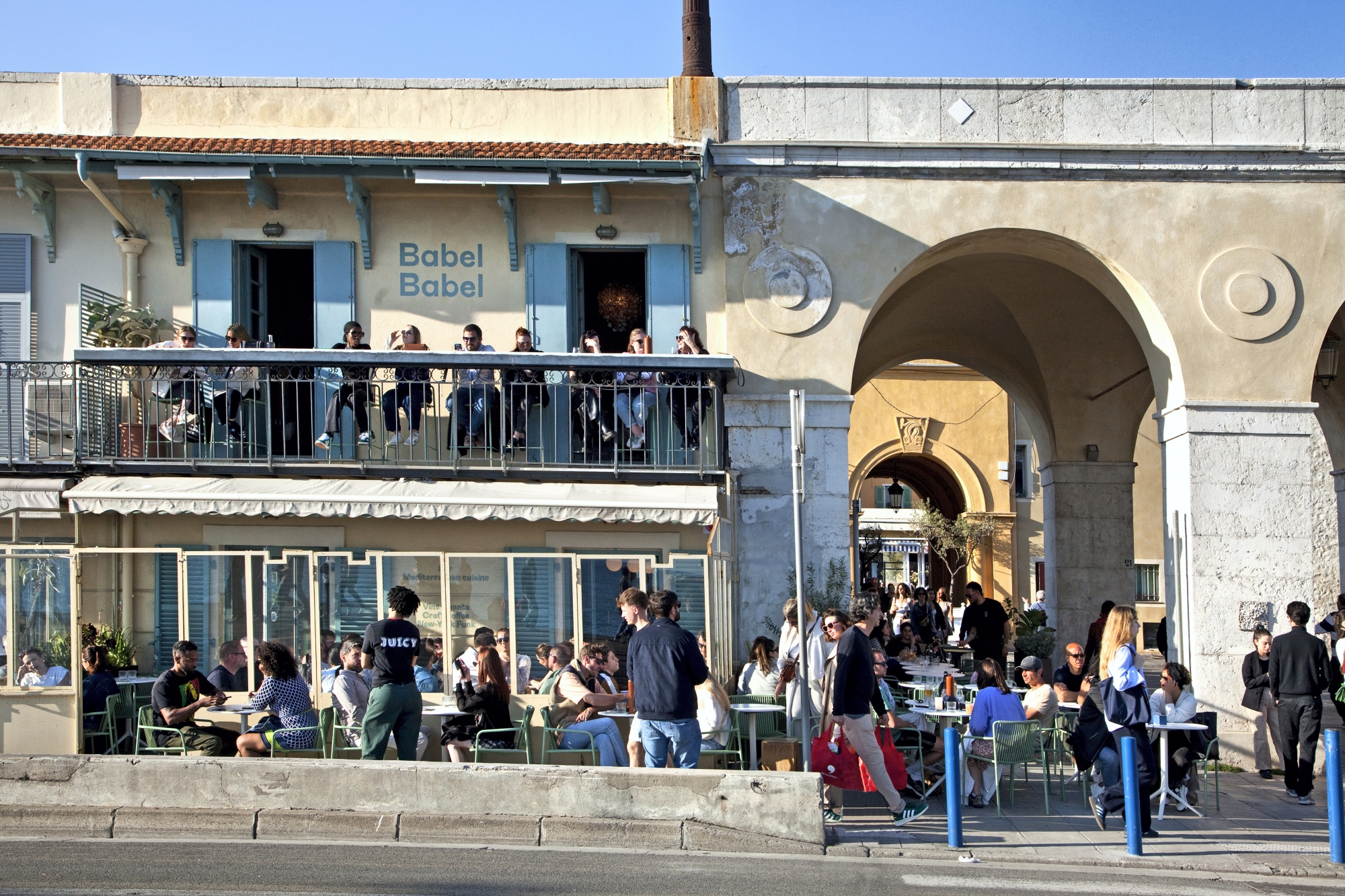 Le secteur branché des arcades du quai des États-Unis.